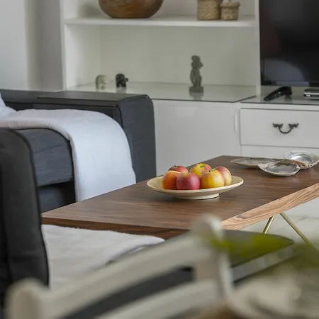Lamk1 Mackenzie Atalanta - Two Bedroom Apartment, Sleeps 4 Ларнака