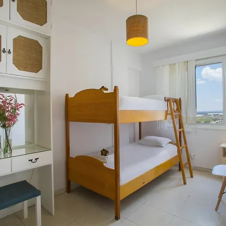 Апартаменты Lamk1 Mackenzie Atalanta - Two Bedroom Apartment, Sleeps 4