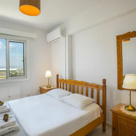 Lamk1 Mackenzie Atalanta - Two Bedroom Apartment, Sleeps 4 * Ларнака
